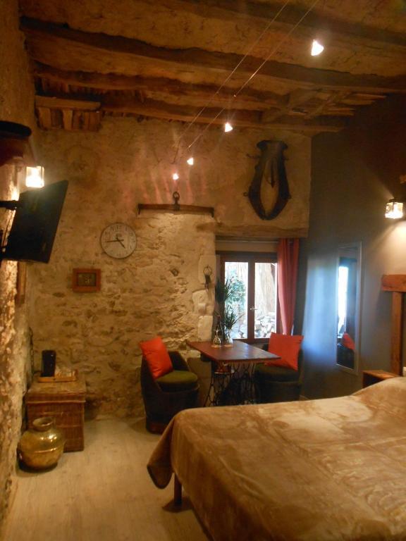 Chambres D'Hotes La Vallee Des Vignes Monthou-sur-Cher Rum bild